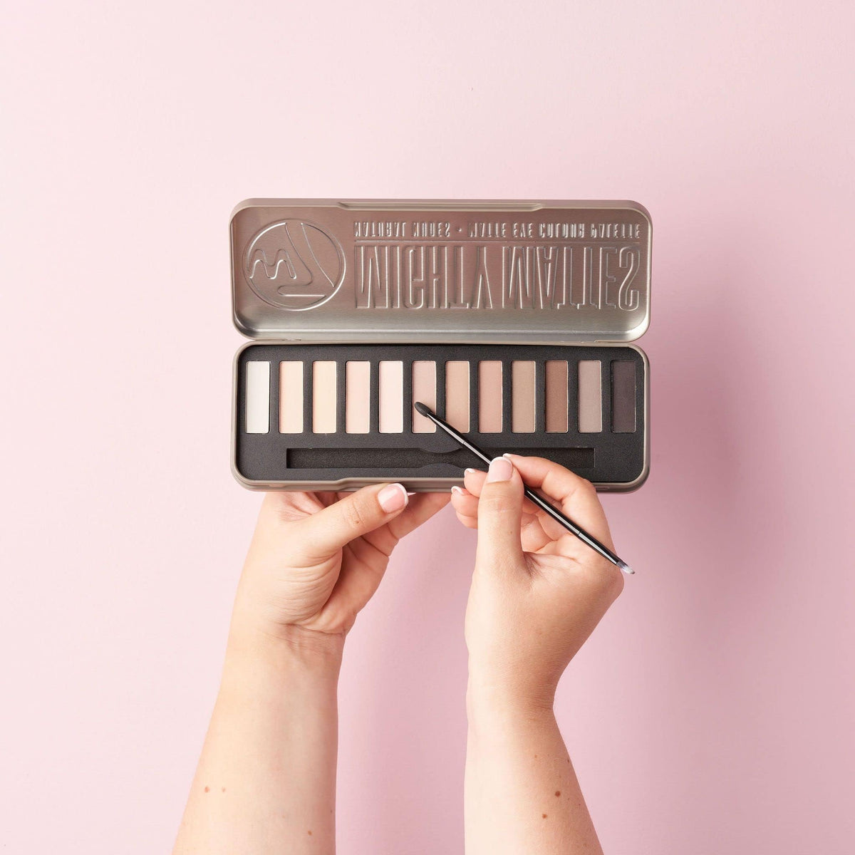 12 Nude Shades Eyeshadow Palette Y63089